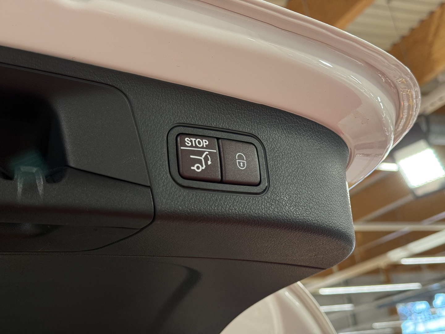 MERCEDES-BENZ EQA 6