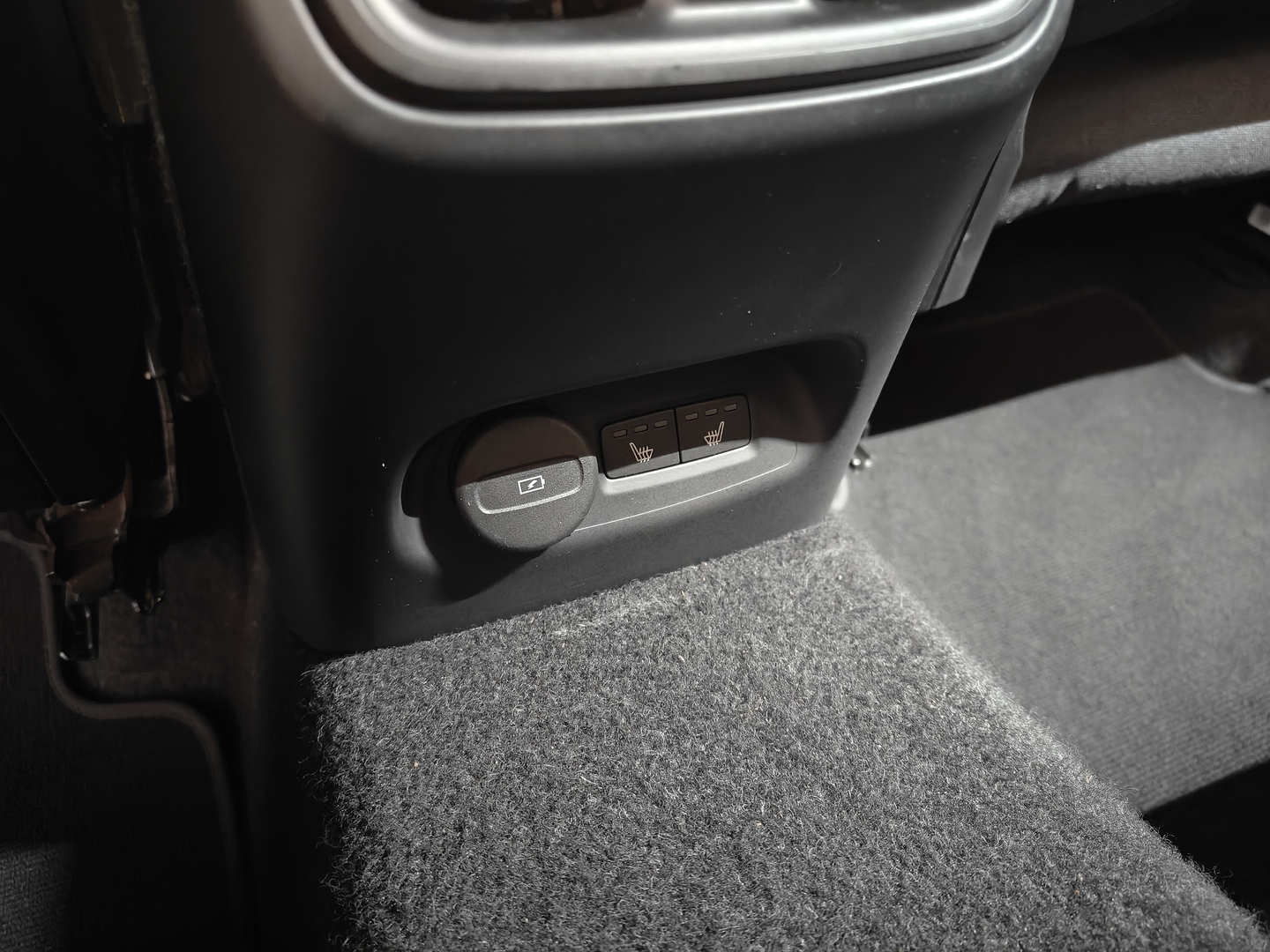 VOLVO XC40 2024