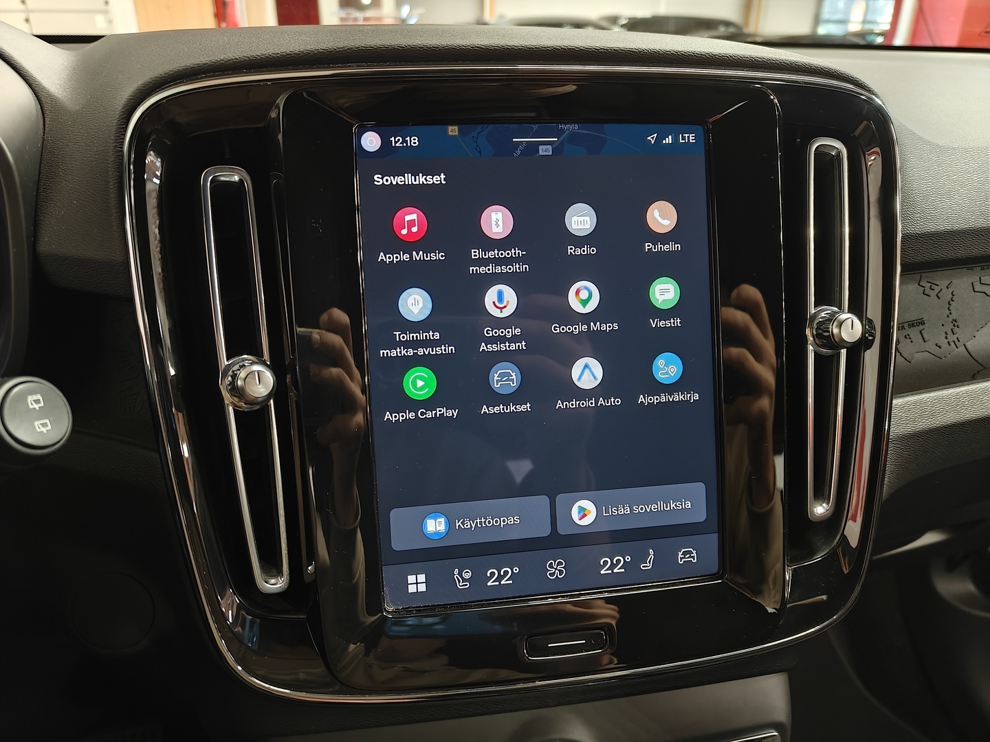 VOLVO XC40 2024