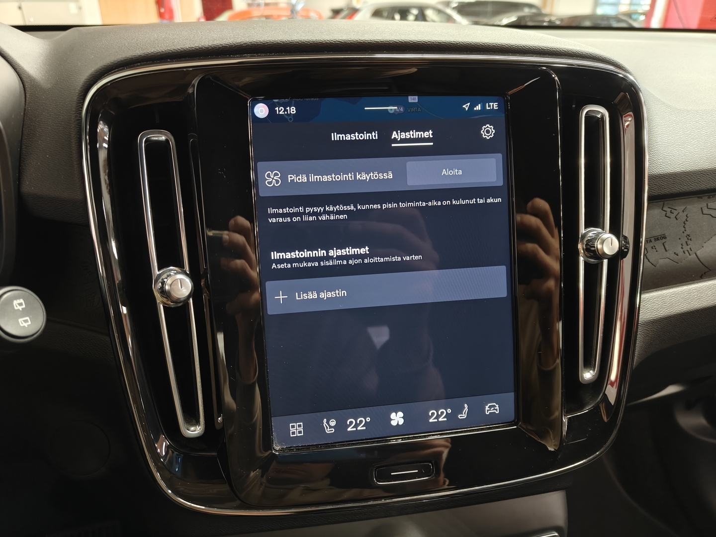 VOLVO XC40 2024