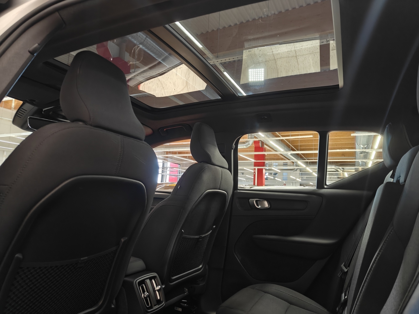 VOLVO XC40 14