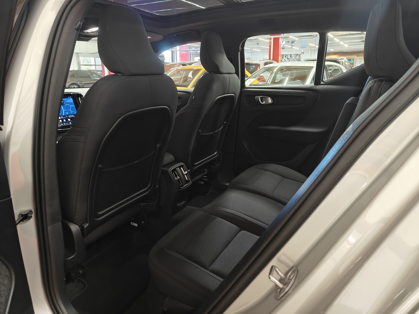 VOLVO XC40 15