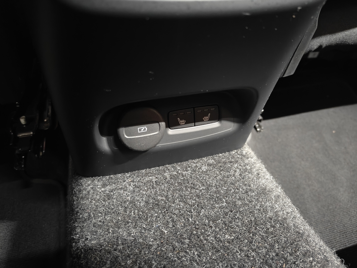 VOLVO XC40 16