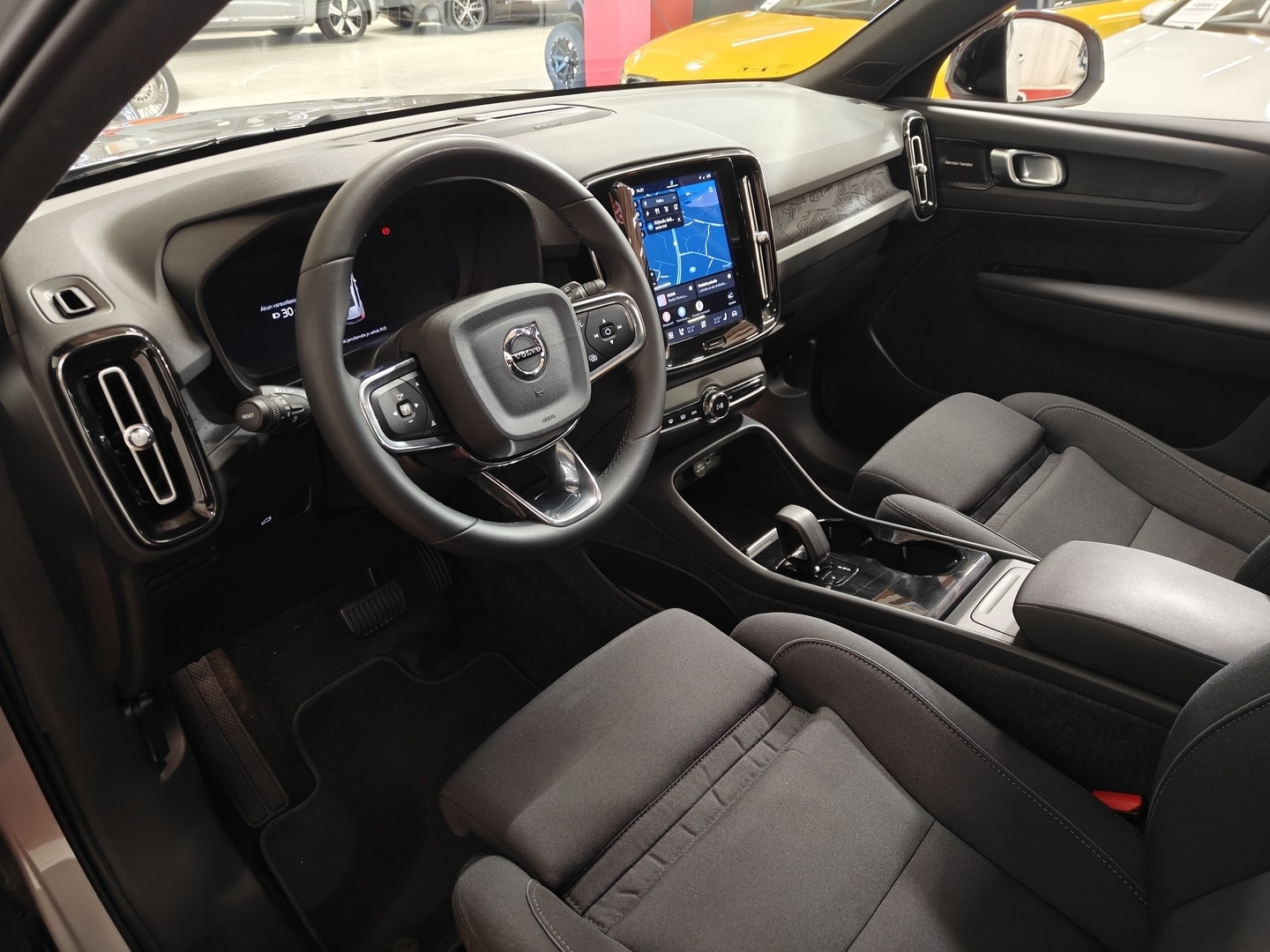VOLVO XC40 20
