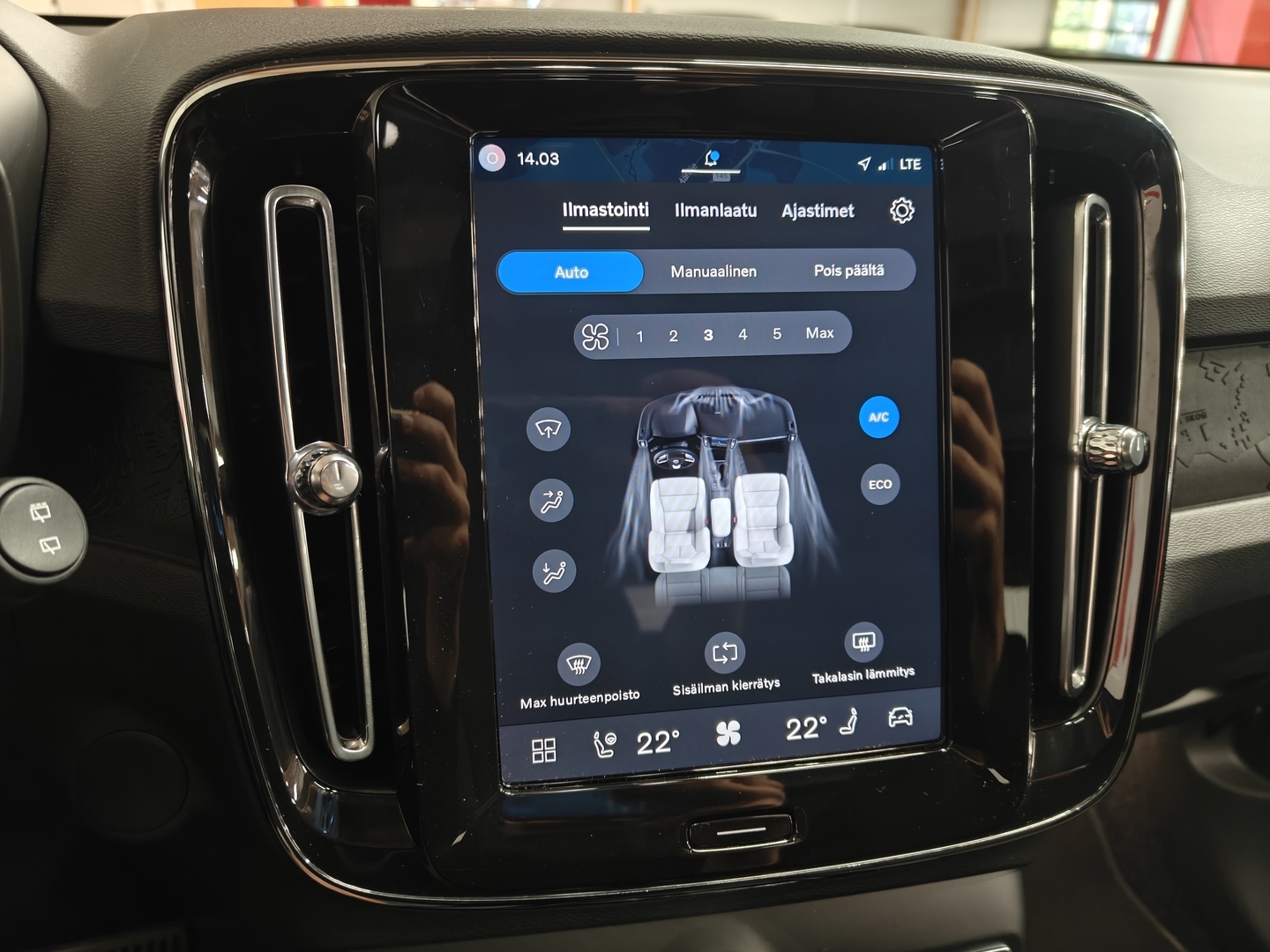 VOLVO XC40 31