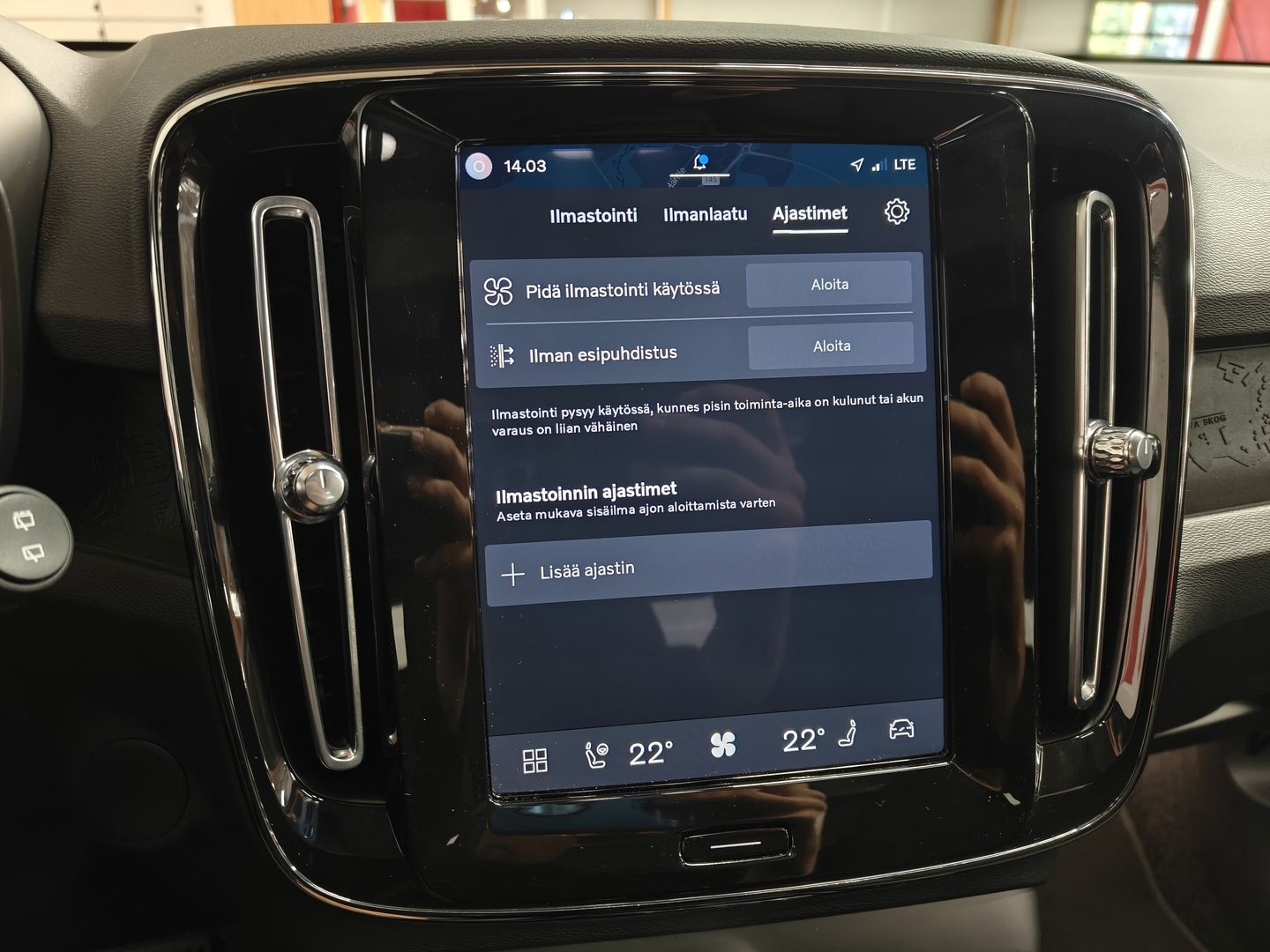 VOLVO XC40 32