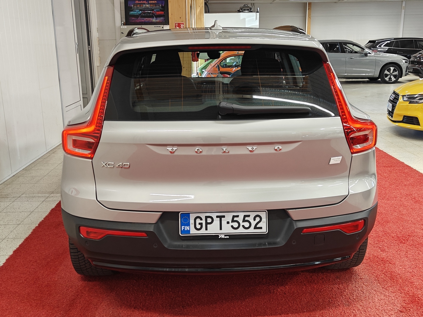 VOLVO XC40 4
