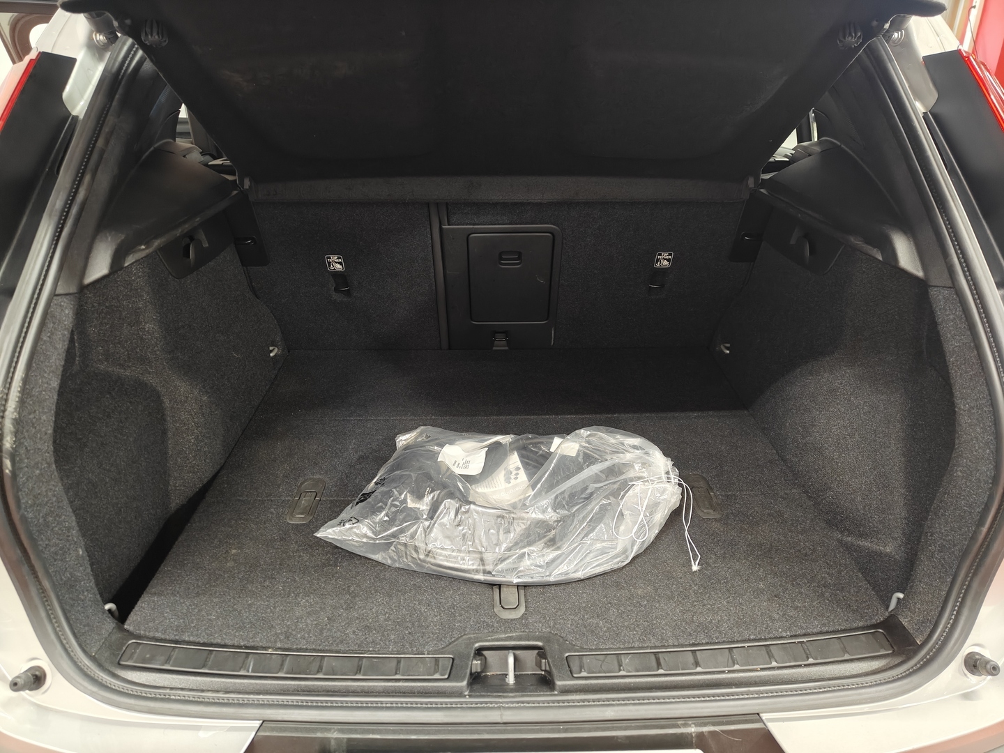 VOLVO XC40 5