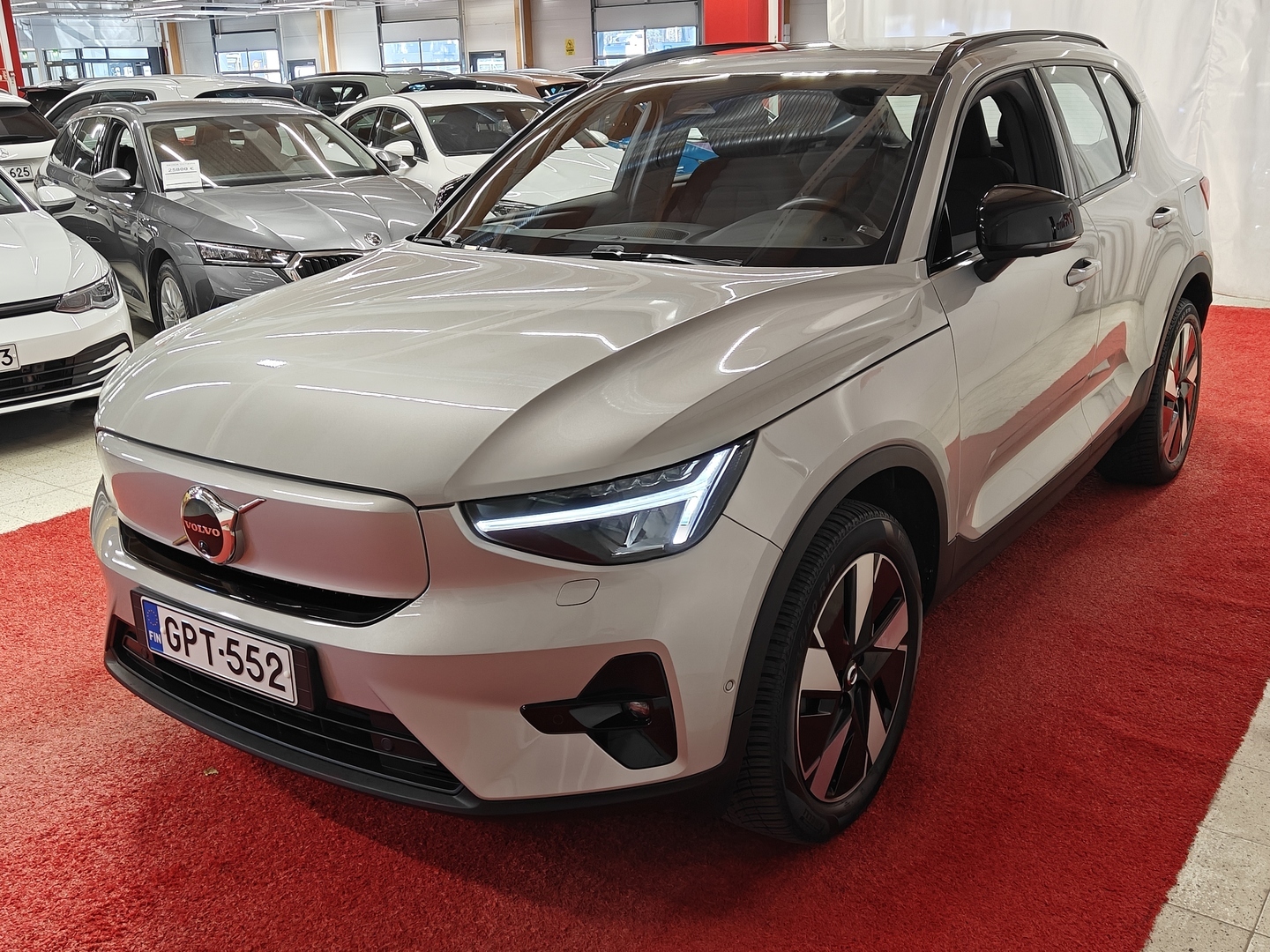 VOLVO XC40 7