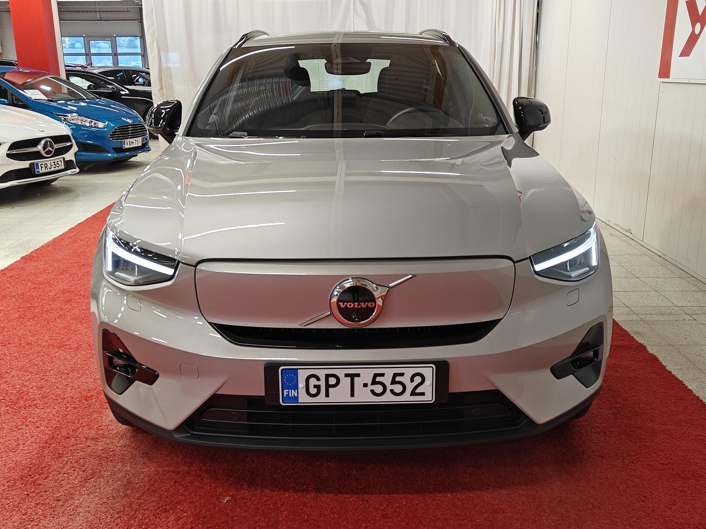 VOLVO XC40 8