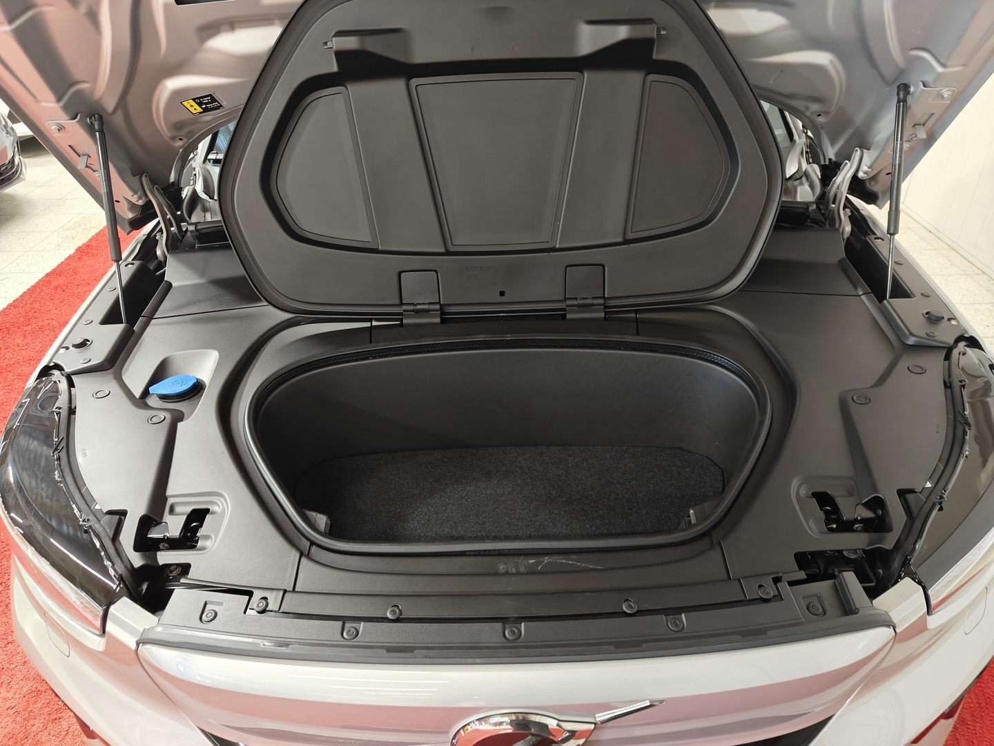 VOLVO XC40 9