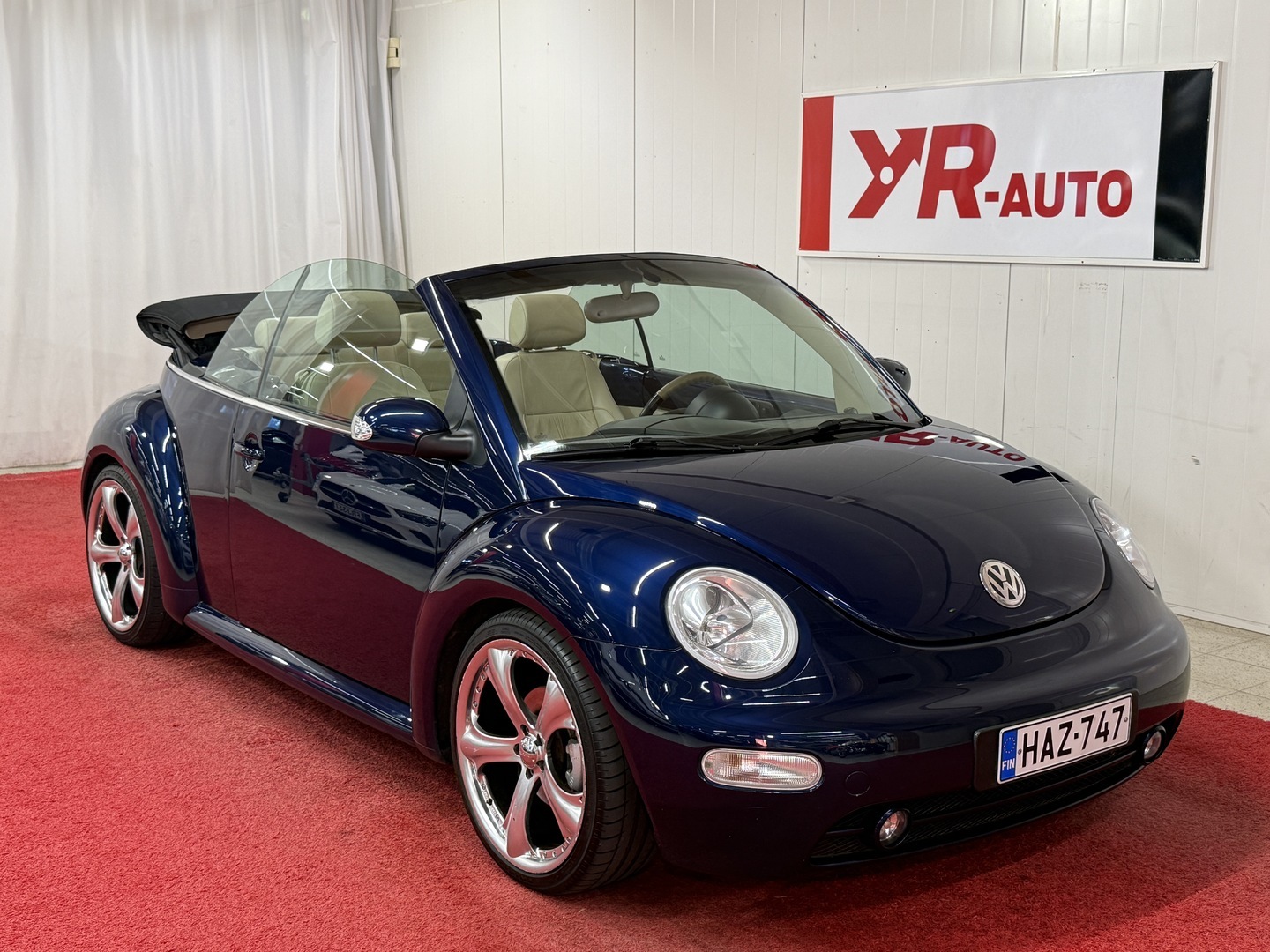 VOLKSWAGEN New Beetle 2004