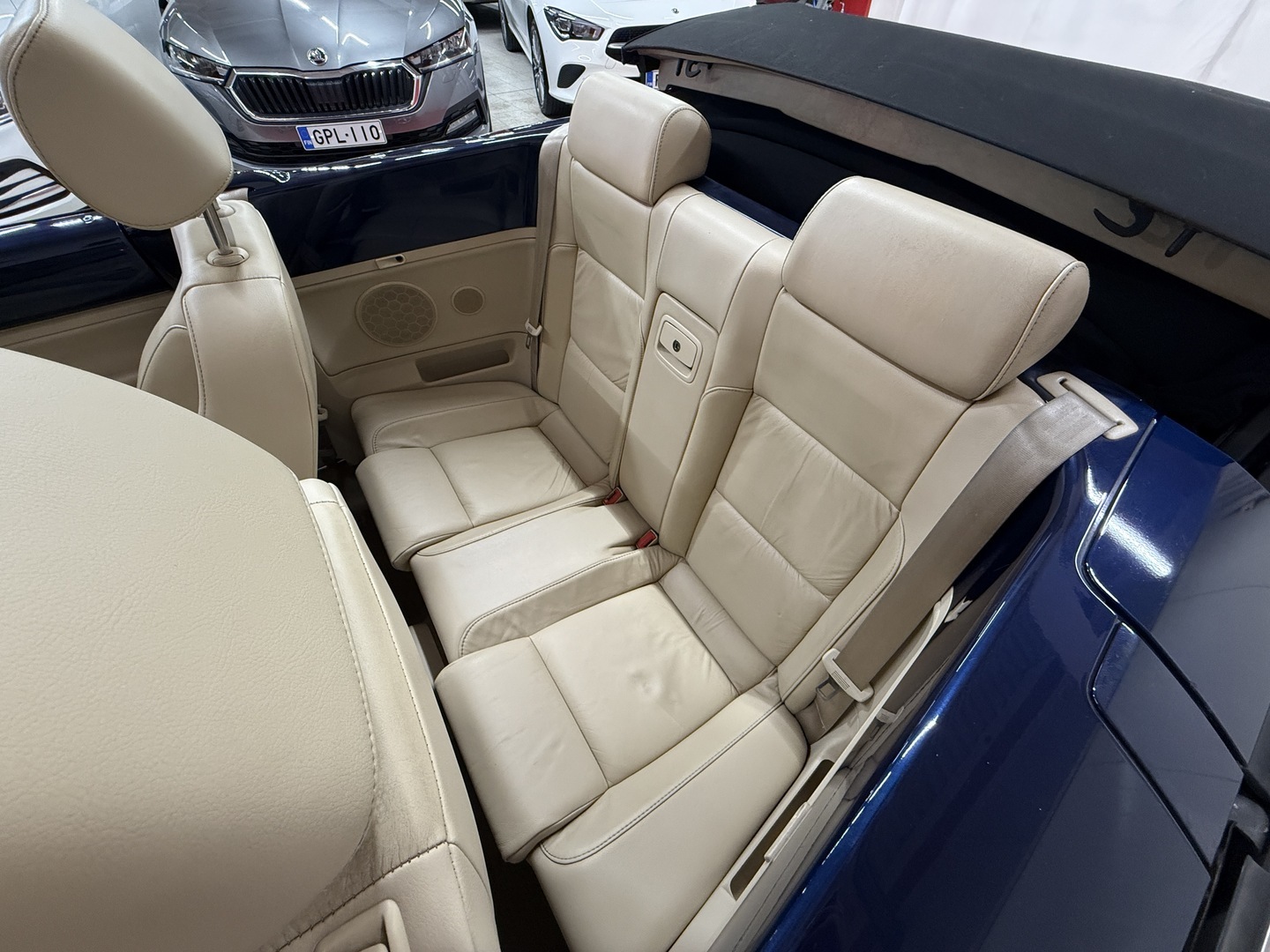 VOLKSWAGEN New Beetle 2004