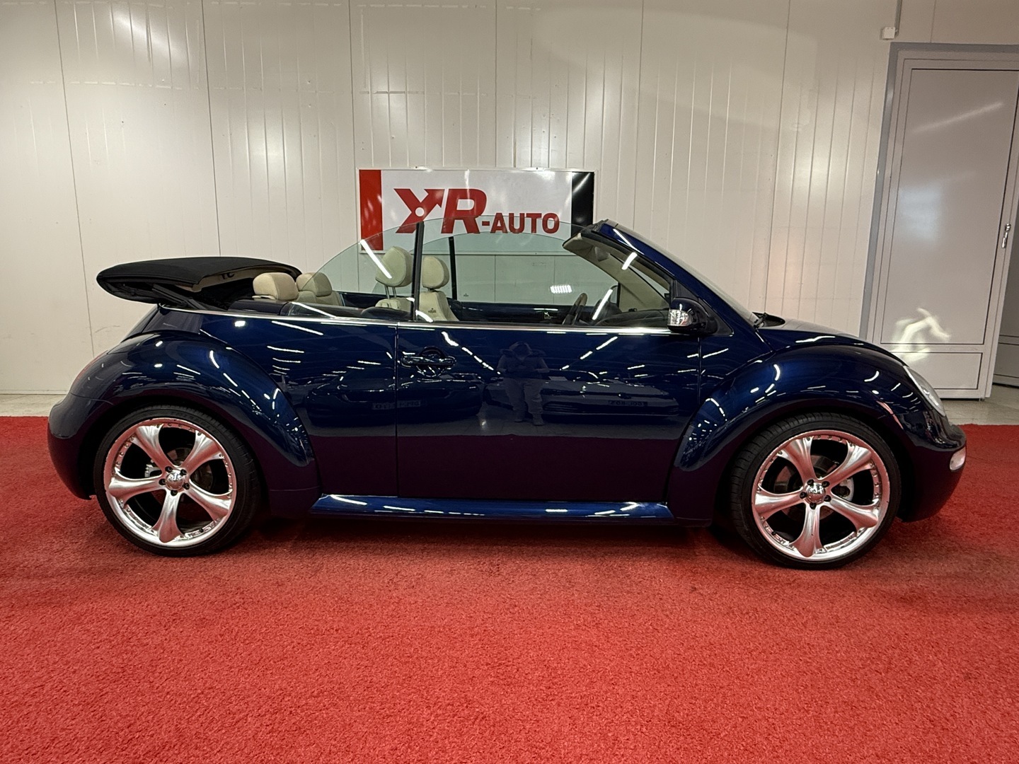 VOLKSWAGEN New Beetle 2004