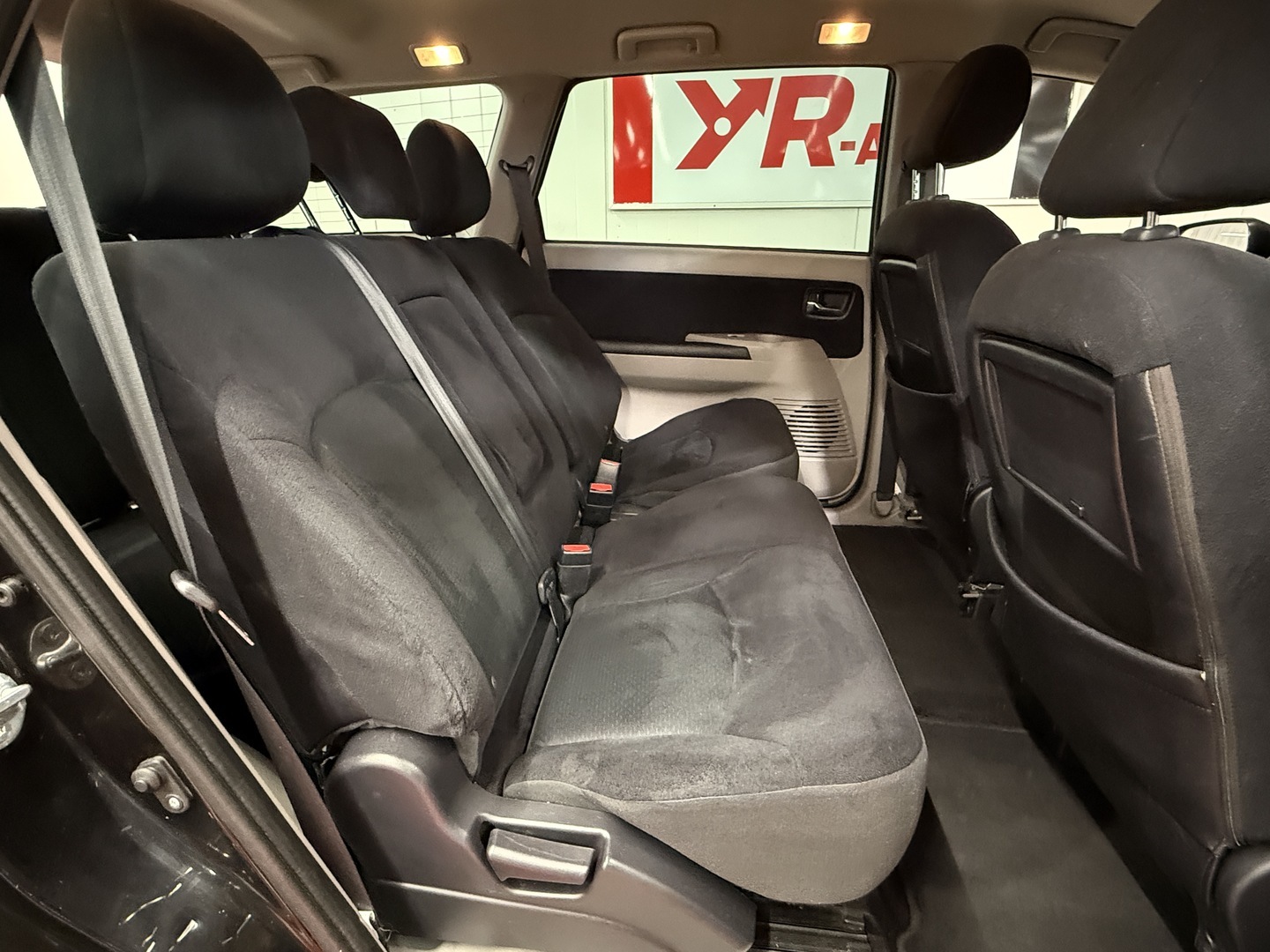 MITSUBISHI Grandis 2009