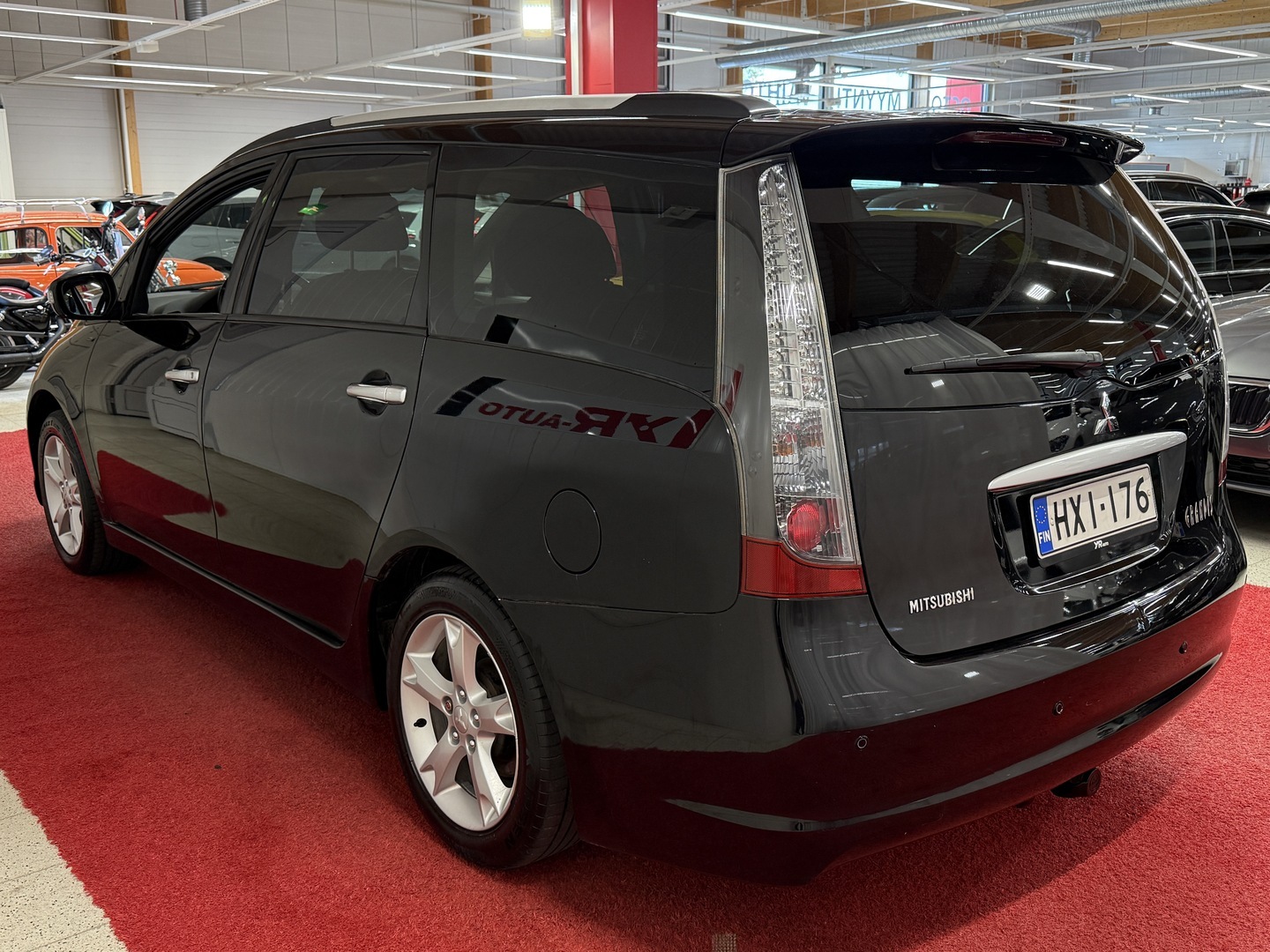 MITSUBISHI Grandis 2009