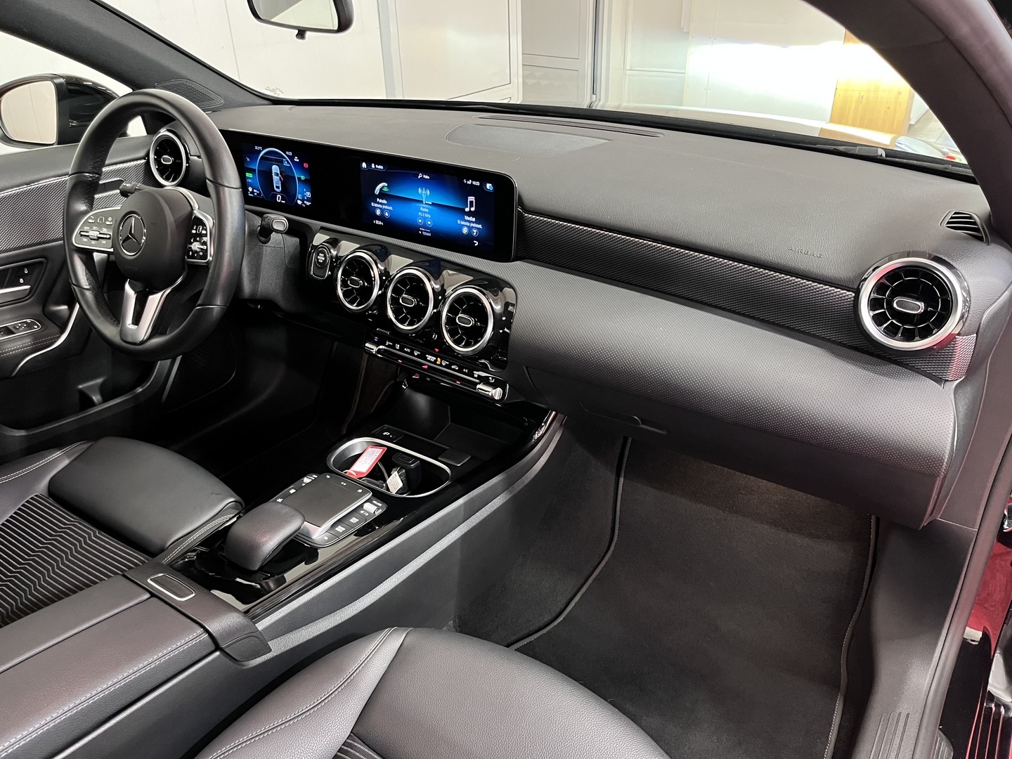 MERCEDES-BENZ A 2022