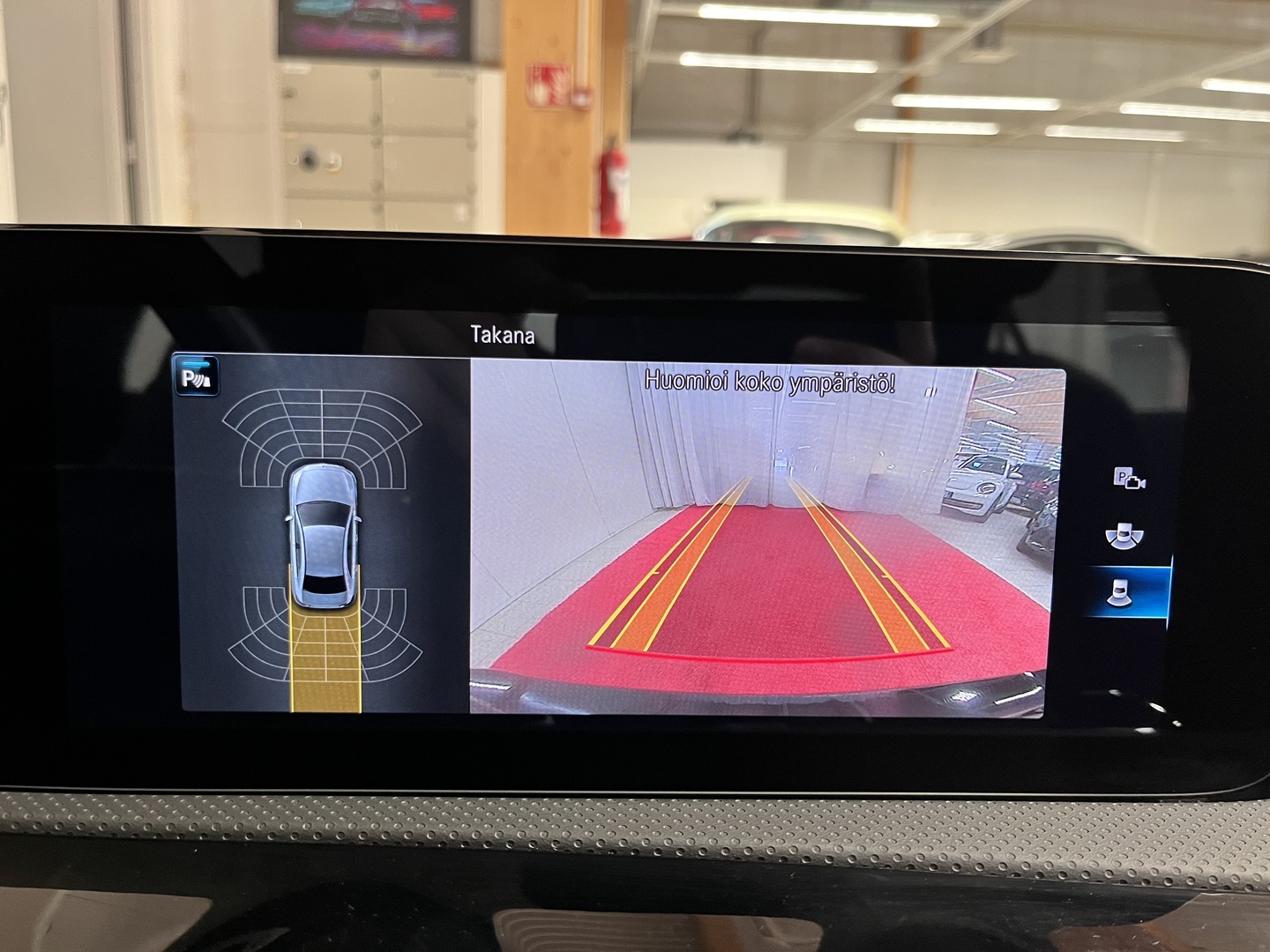 MERCEDES-BENZ A 2022