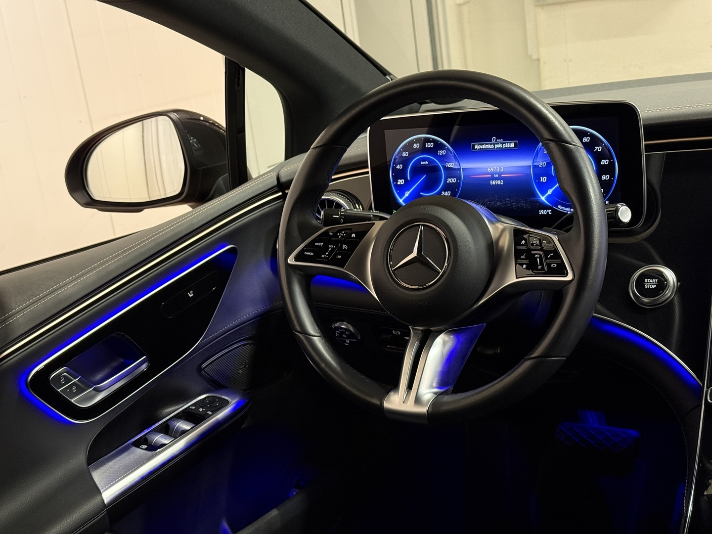 MERCEDES-BENZ EQE 2023