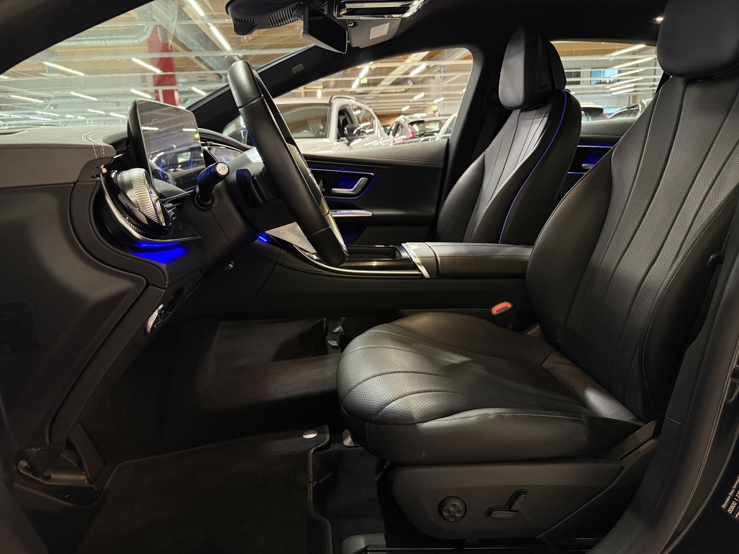 MERCEDES-BENZ EQE 2023