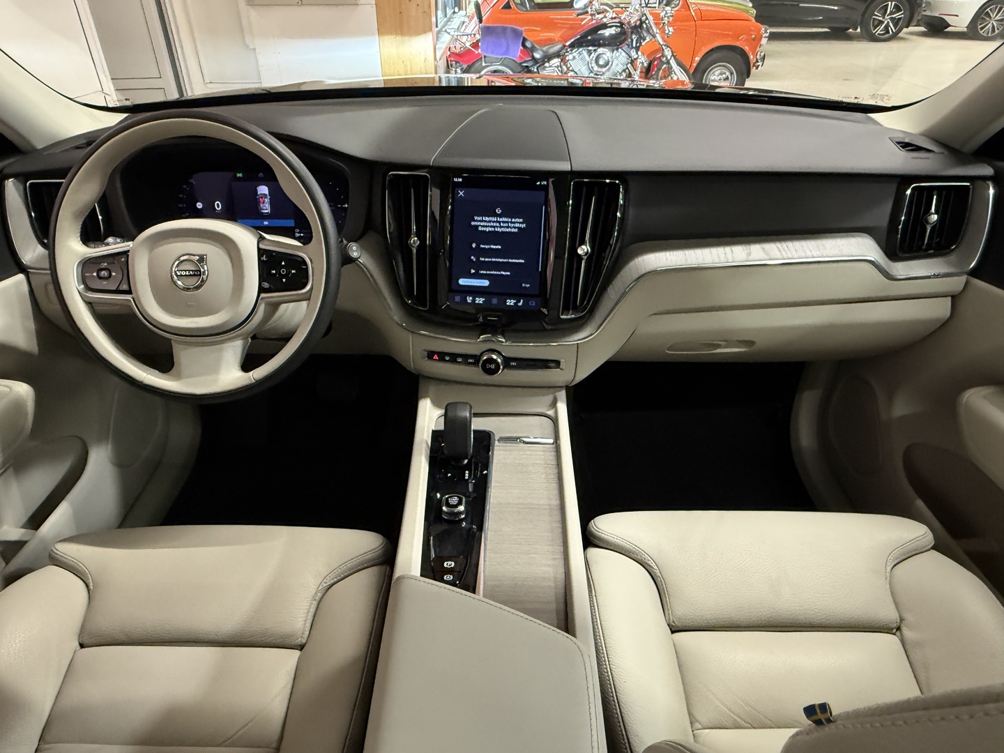 VOLVO XC60 2023