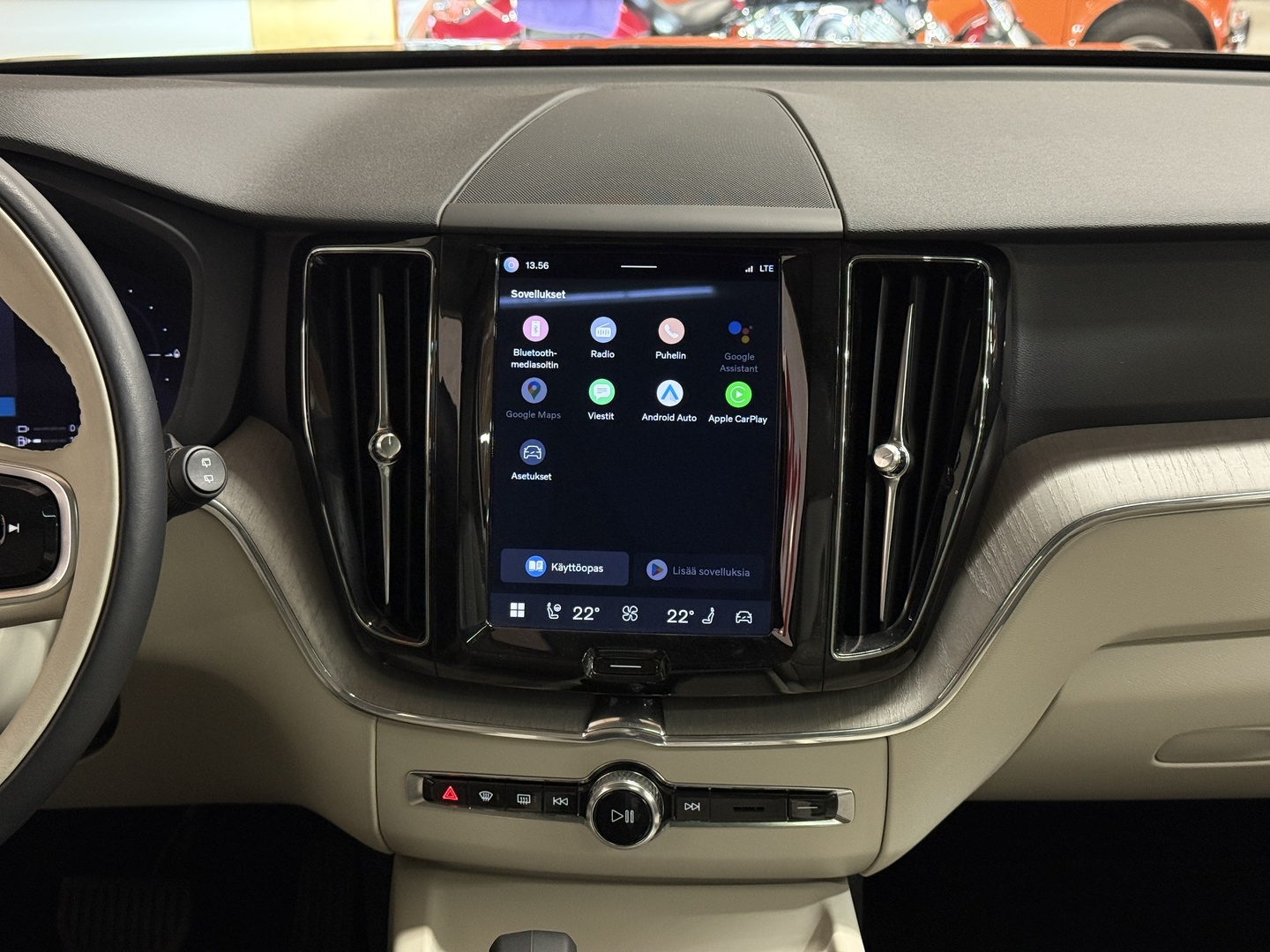 VOLVO XC60 2023