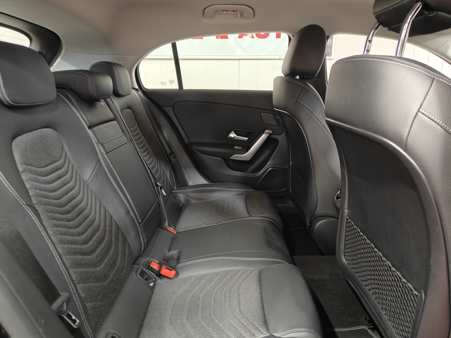 MERCEDES-BENZ A 2023