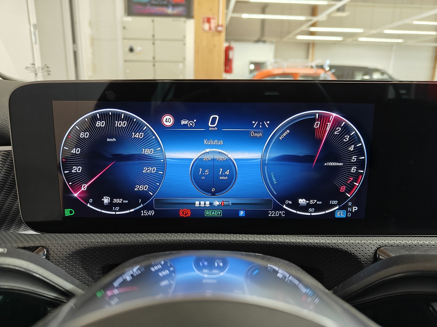 MERCEDES-BENZ A 2023