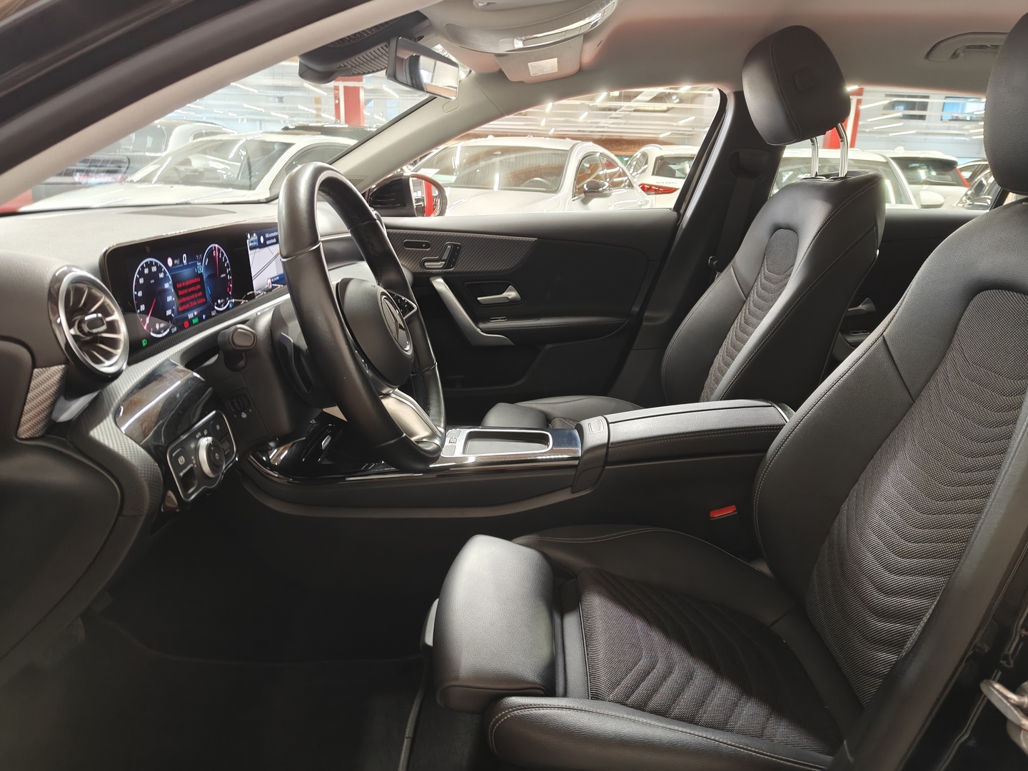 MERCEDES-BENZ A 2023