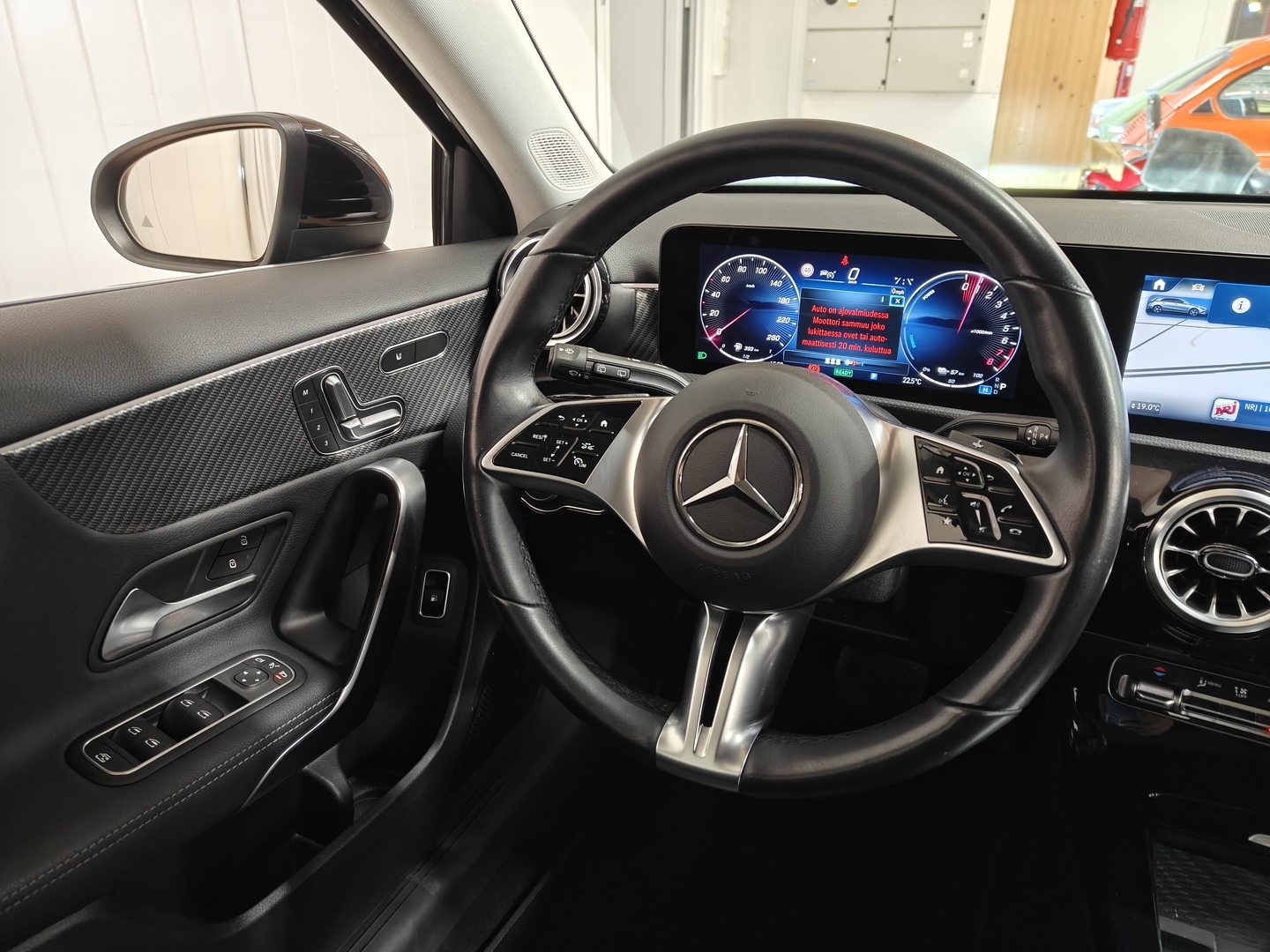 MERCEDES-BENZ A 2023