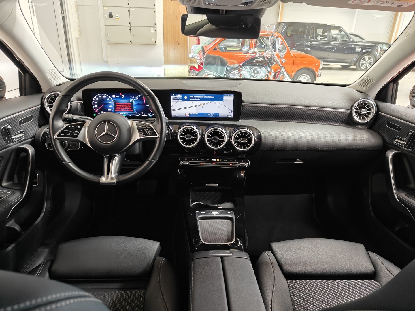 MERCEDES-BENZ A 2023