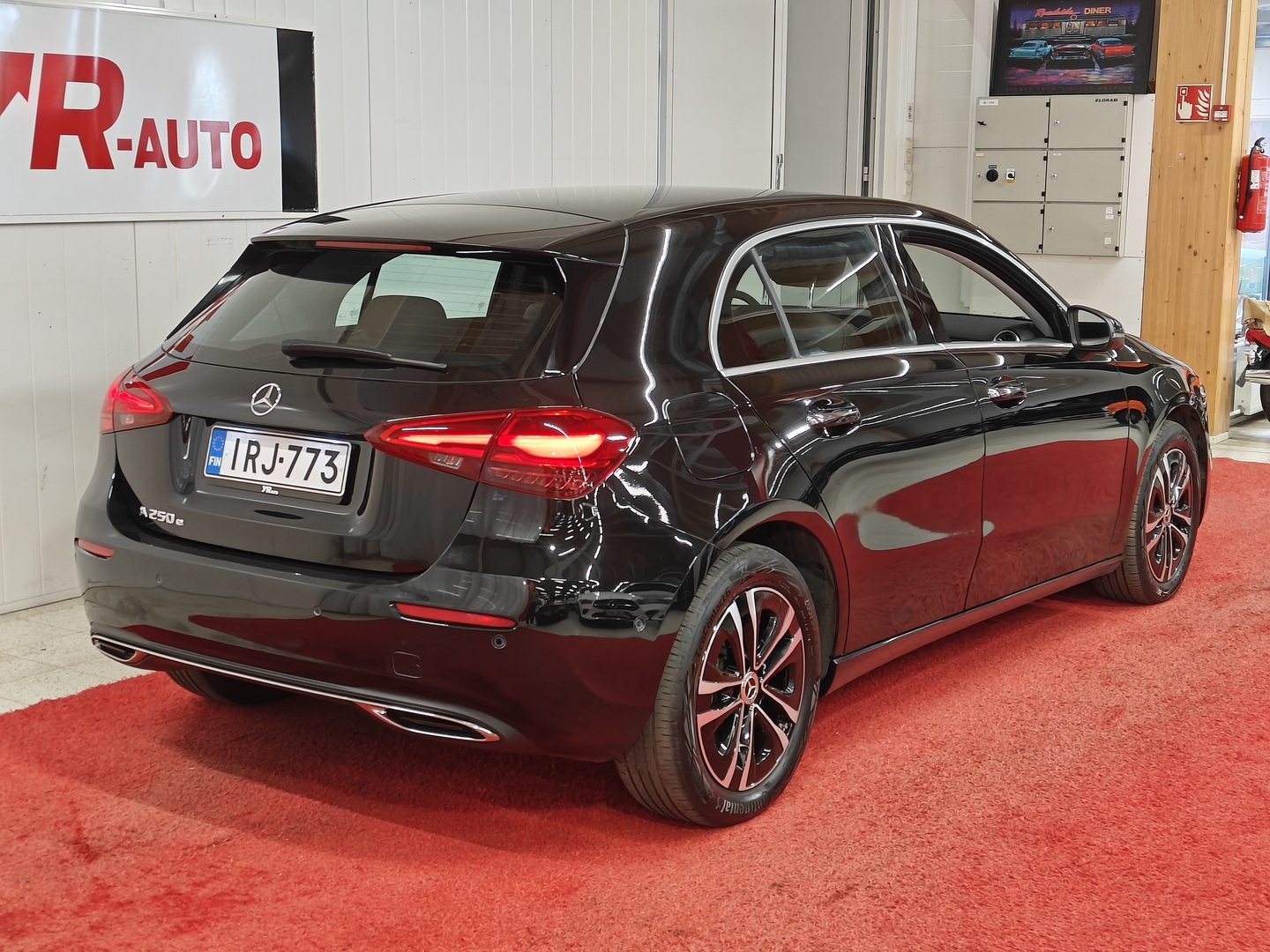 MERCEDES-BENZ A 2023
