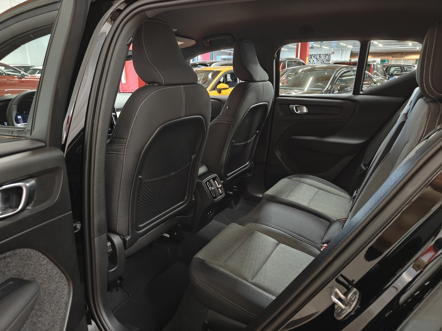 VOLVO XC40 13