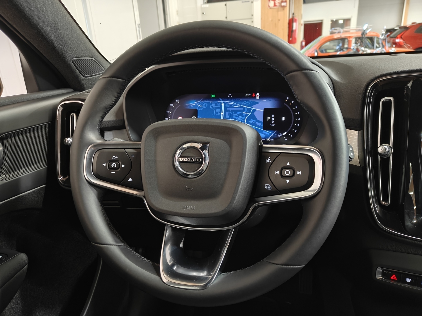 VOLVO XC40 15