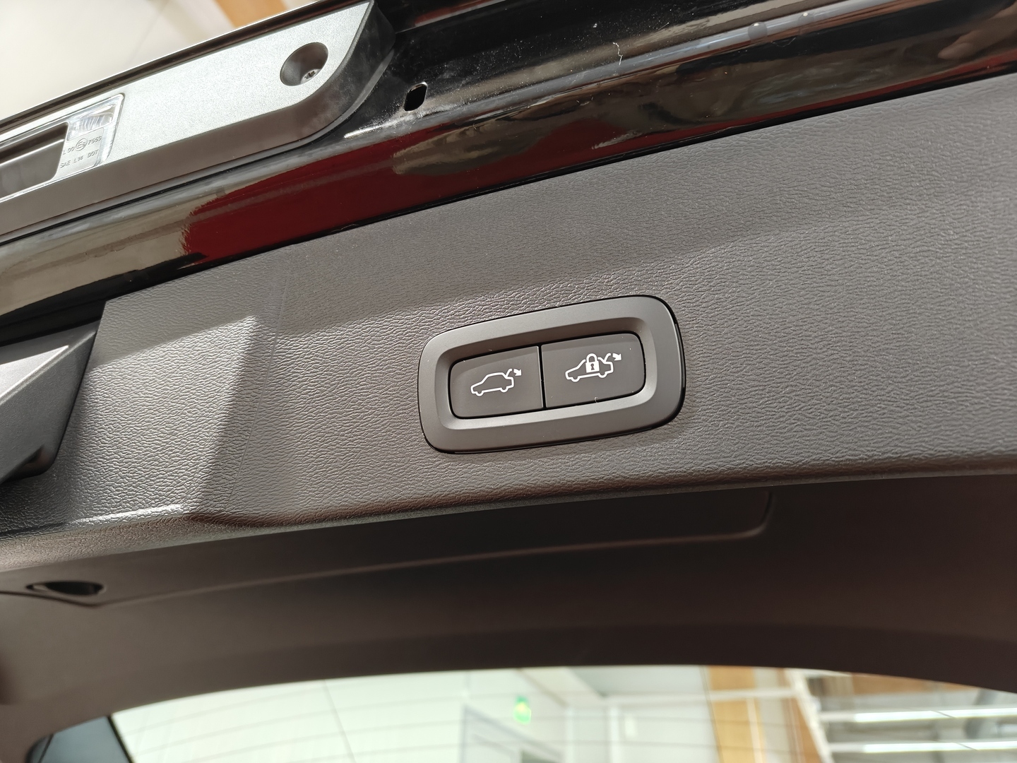 VOLVO XC40 9