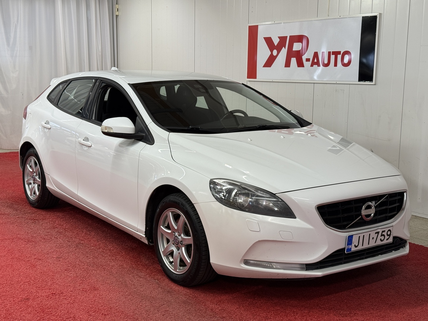 VOLVO V40 2013