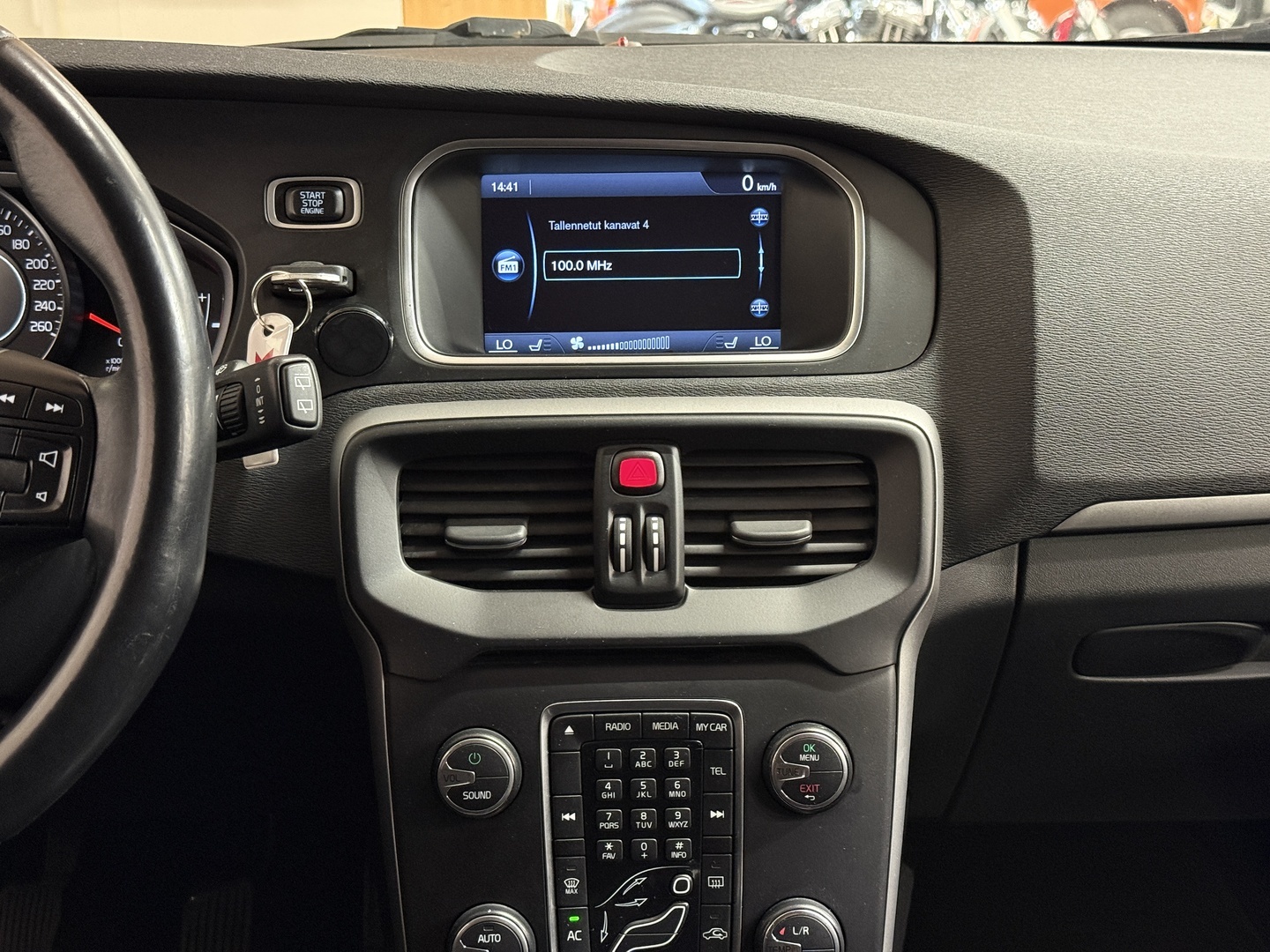 VOLVO V40 2013