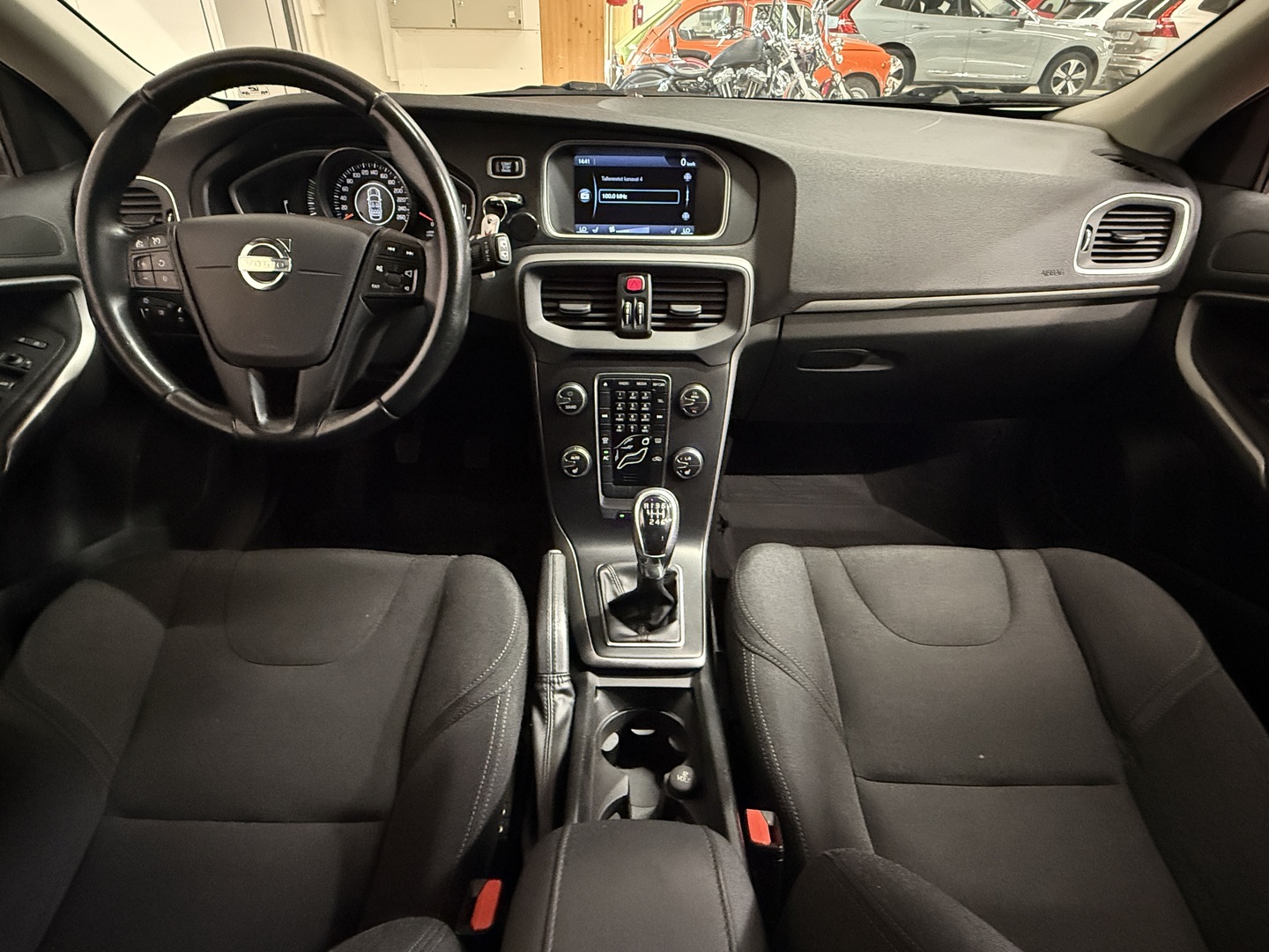VOLVO V40 2013