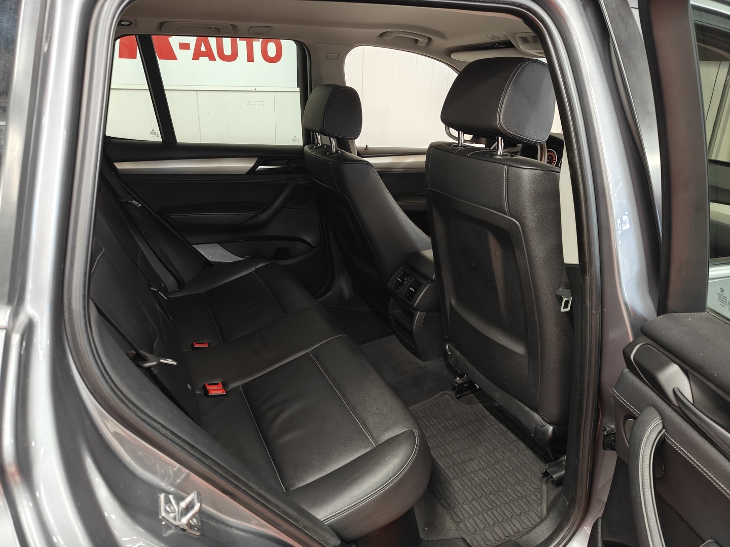 BMW X3 2011