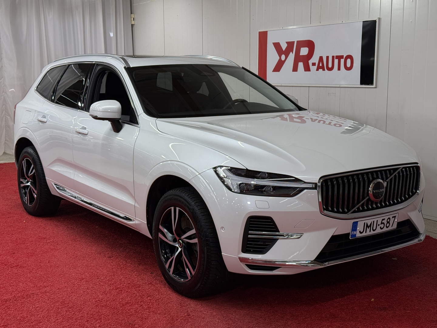 VOLVO XC60 2023