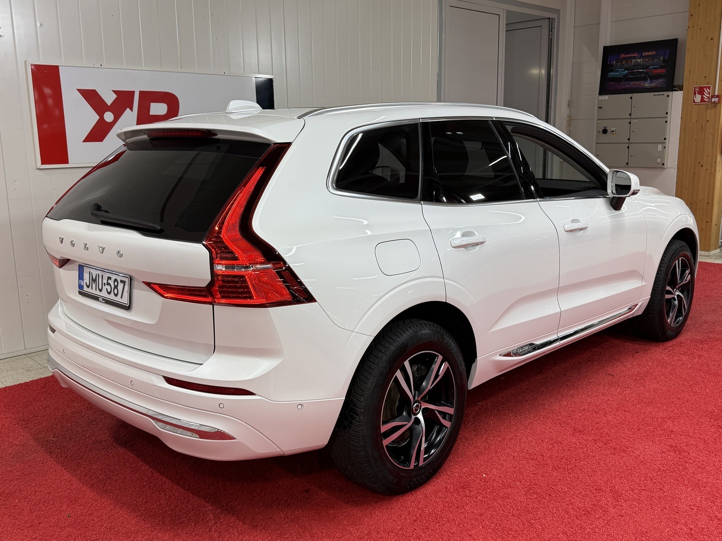 VOLVO XC60 2023