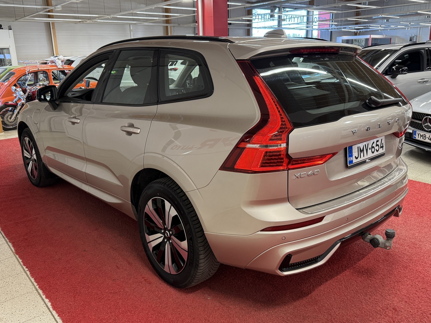 VOLVO XC60 8