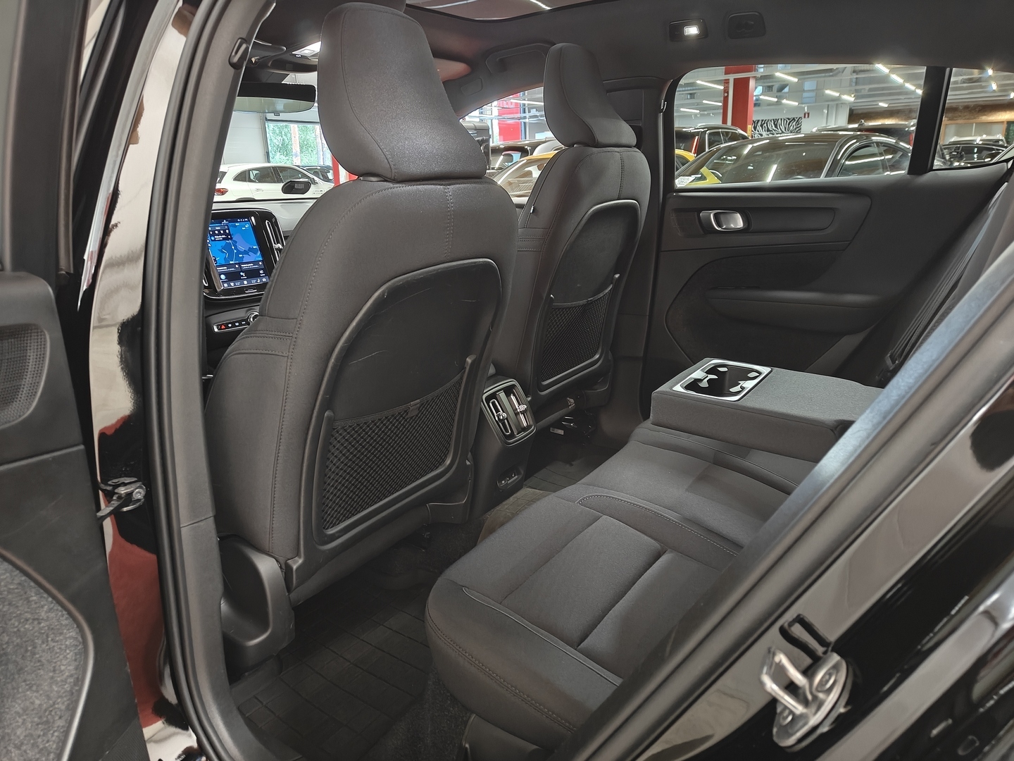 VOLVO C40 2023