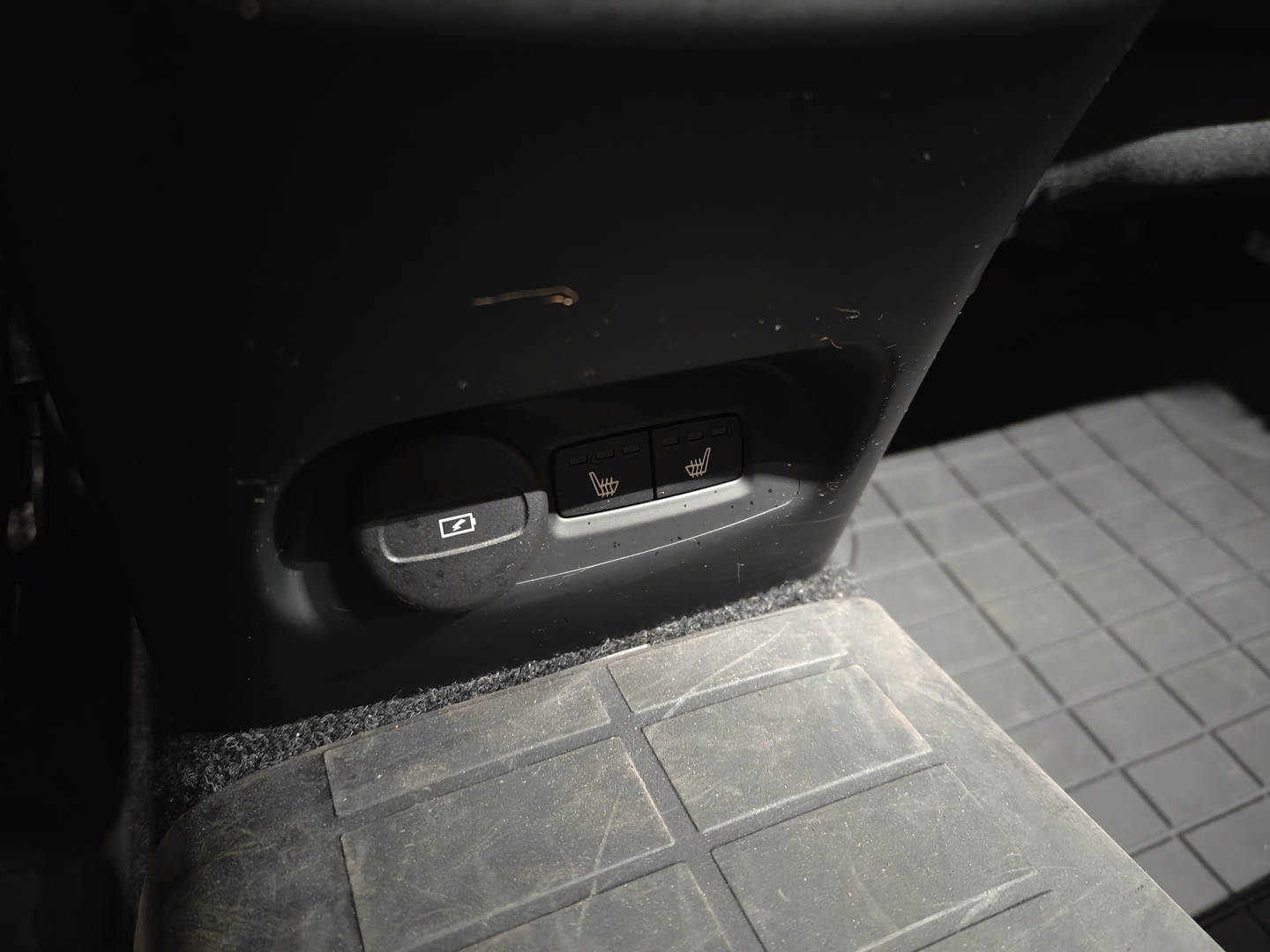 VOLVO C40 2023