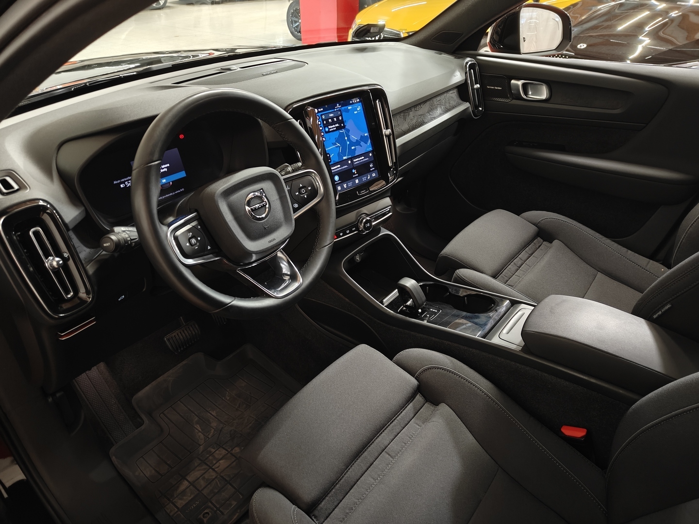 VOLVO C40 2023