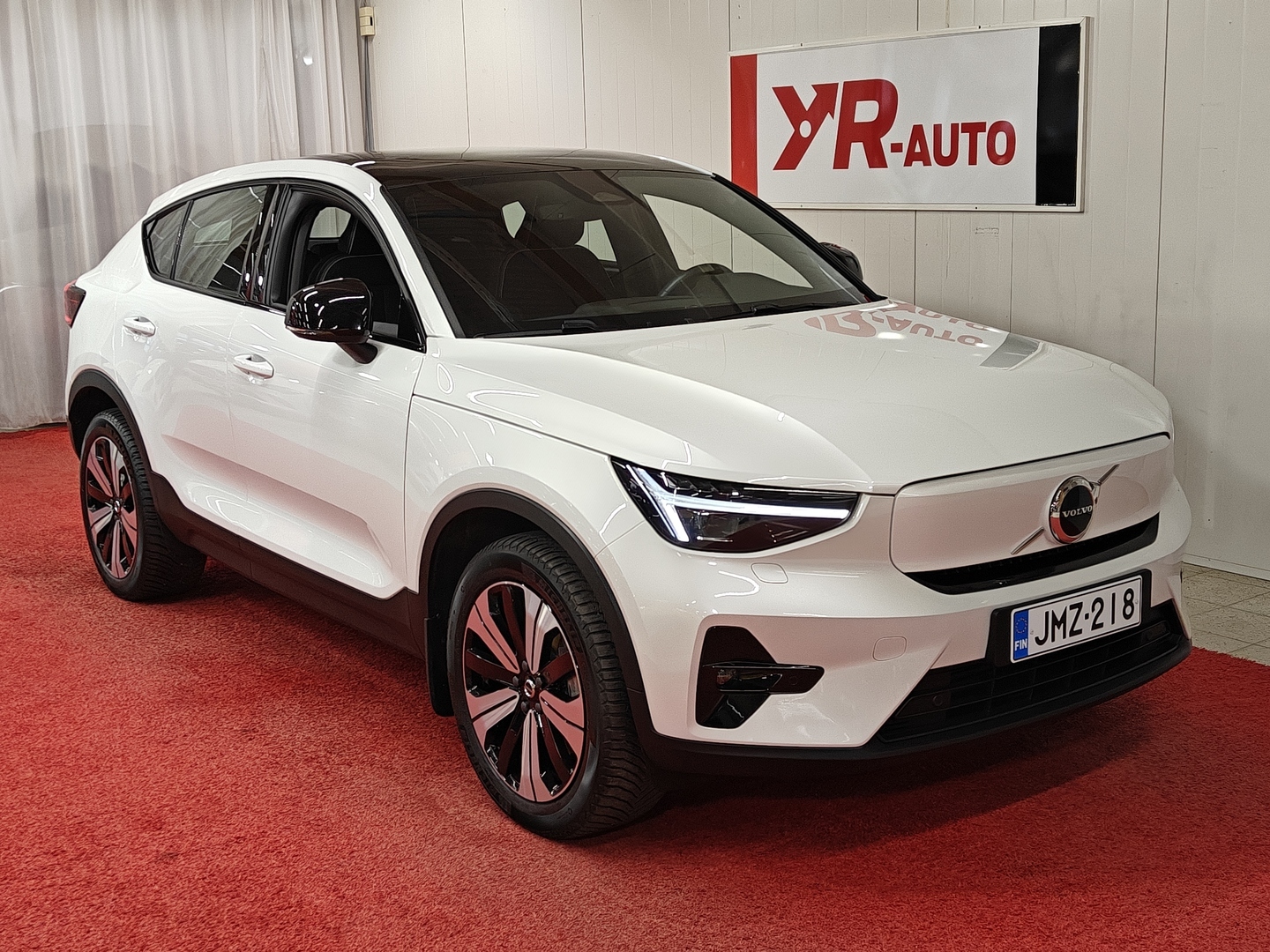 VOLVO C40 1