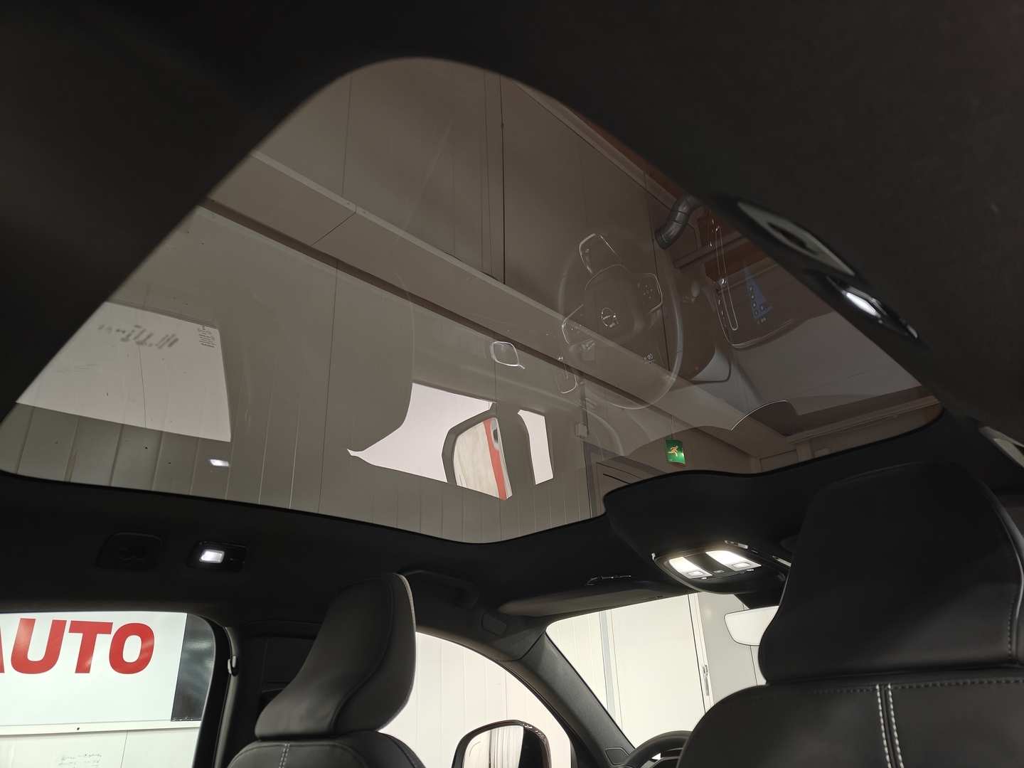 VOLVO C40 11