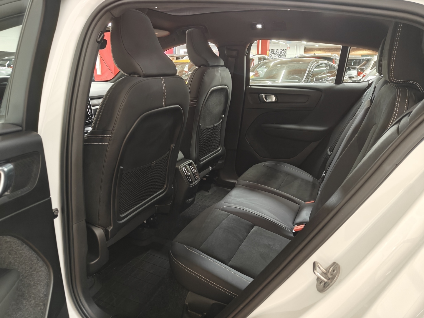 VOLVO C40 14