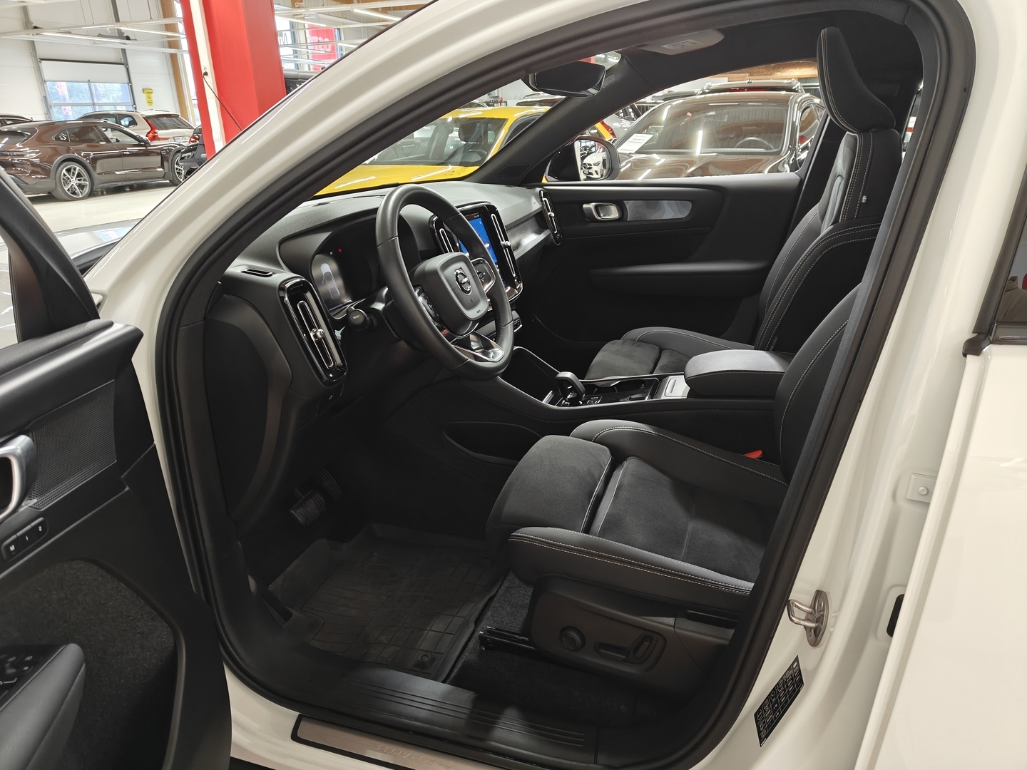 VOLVO C40 20
