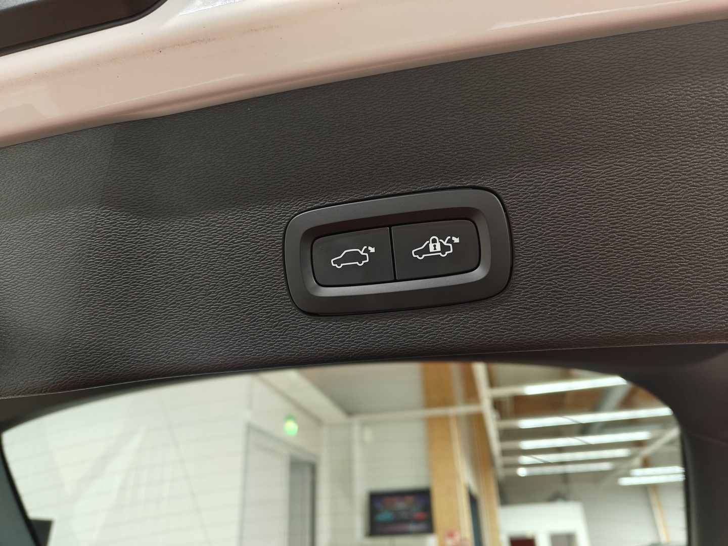 VOLVO C40 6
